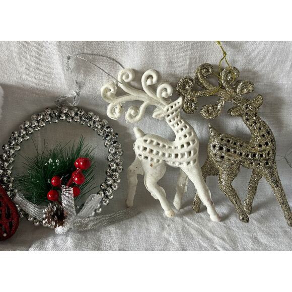 Mixed Lot of 20 Christmas Ornaments - Picture 7 of 10